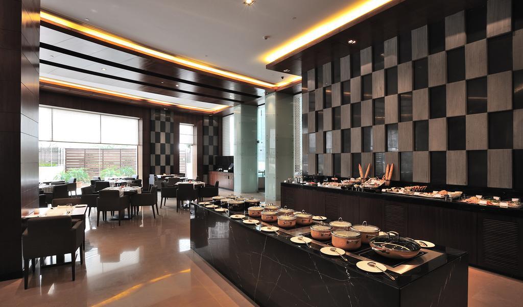 The Anya Hotel-Golf Course Road Gurgaon Bagian luar foto