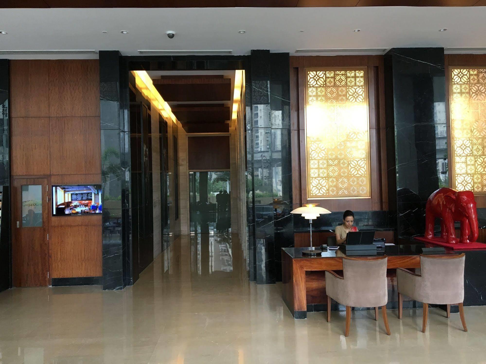 The Anya Hotel-Golf Course Road Gurgaon Bagian luar foto