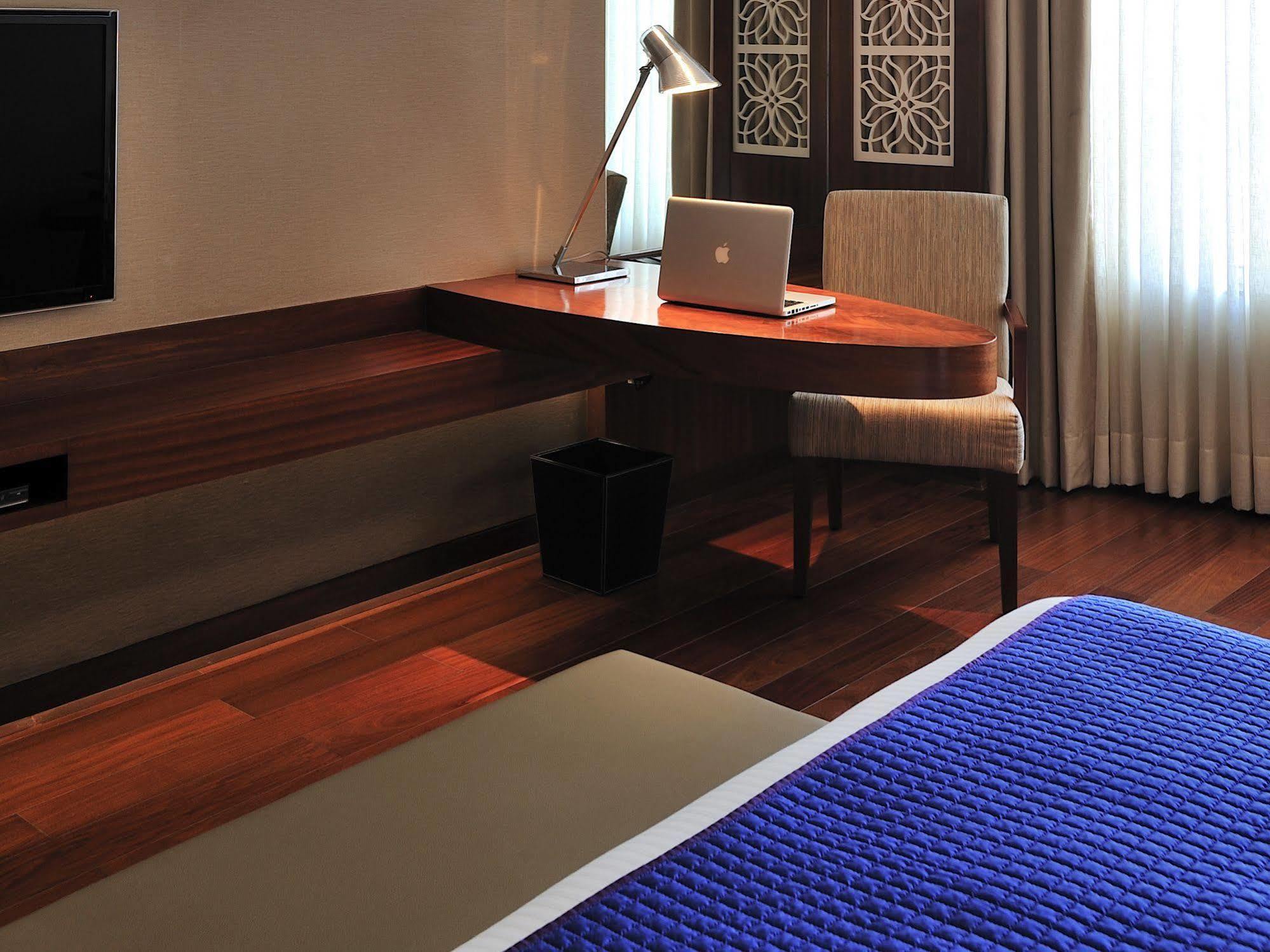 The Anya Hotel-Golf Course Road Gurgaon Bagian luar foto